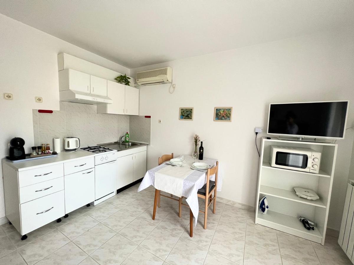 Martin Apartments Ровинь Экстерьер фото