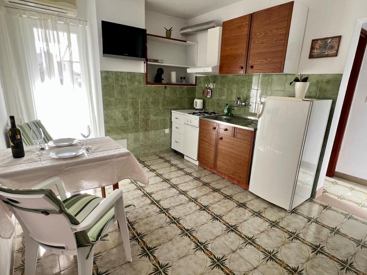 Martin Apartments Ровинь Экстерьер фото